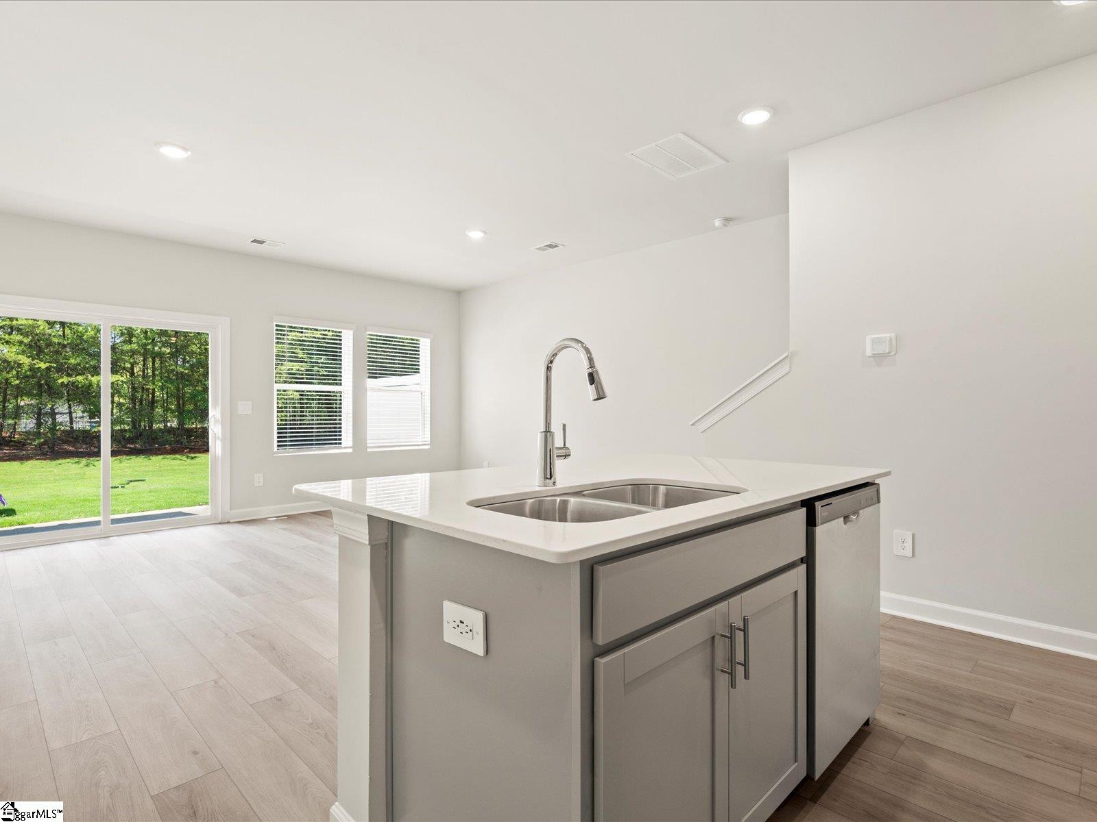 819 Ernest Lane Lyman, SC 29365 - Photo 10 of 28