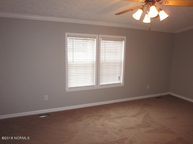286 Hewitt Road Richlands, NC 28574 - Photo 13 of 32 20160425192010509001000000-o