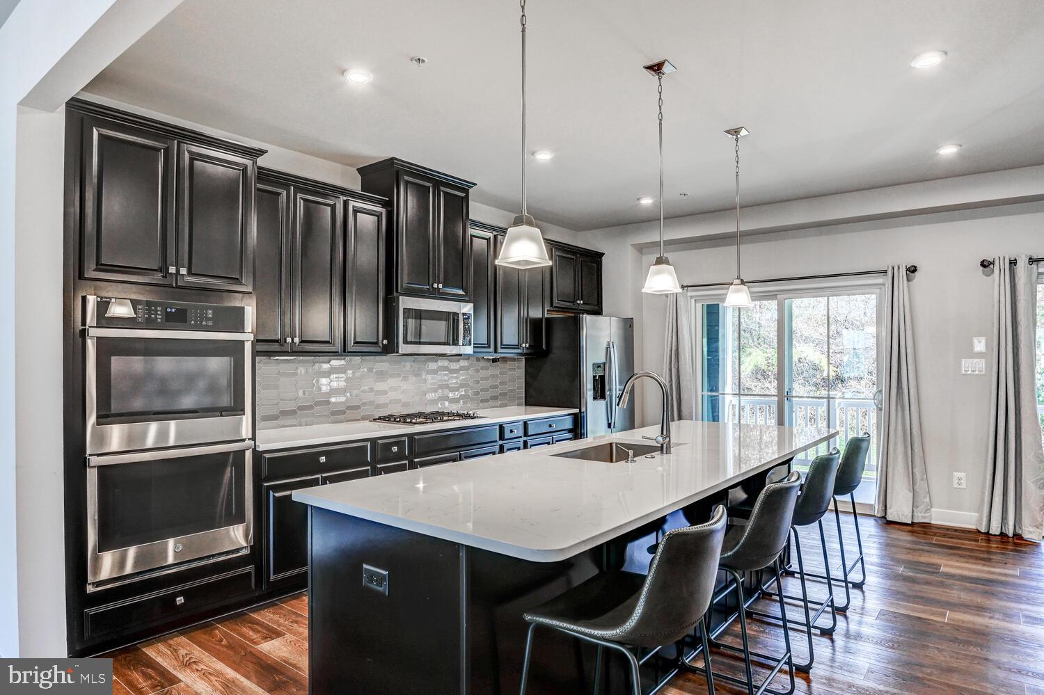 10866 Beckenham Street Baltimore, MD 21220 - Photo 6 of 45 Large island with seating