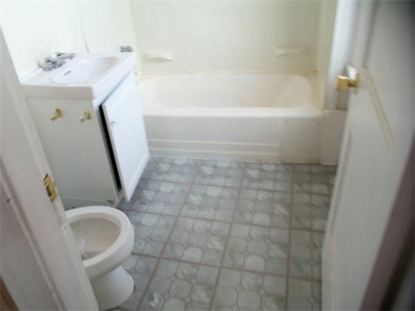 51 Hitchcock Road Worcester, MA 01603 - Photo 5 of 7 Gallery Image 5