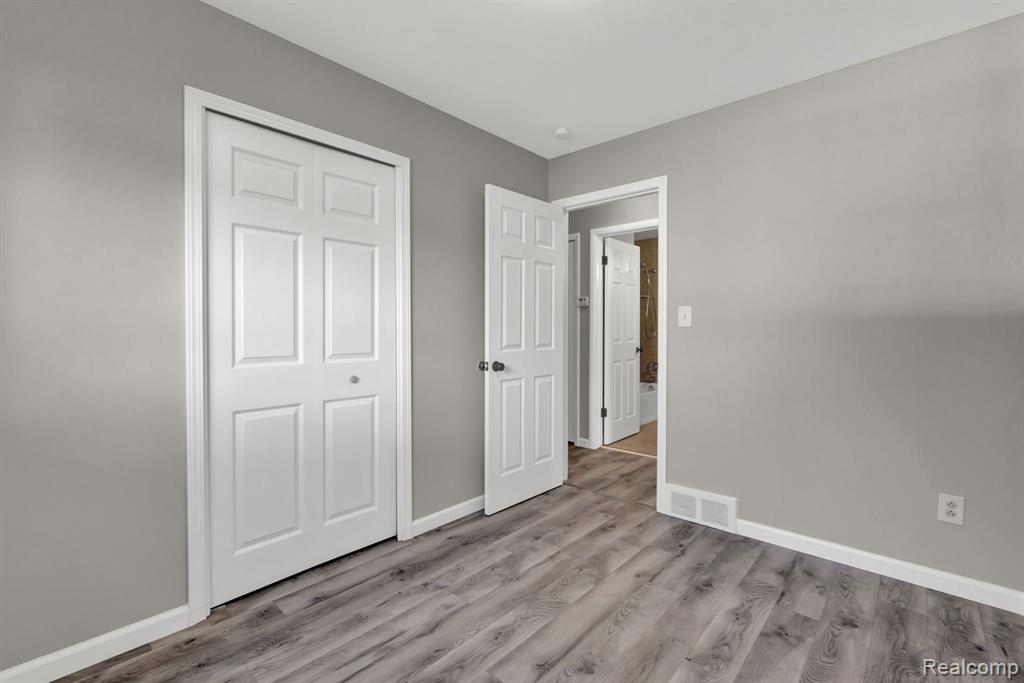 11220 Timken Avenue Warren, MI 48089 - Photo 22 of 36