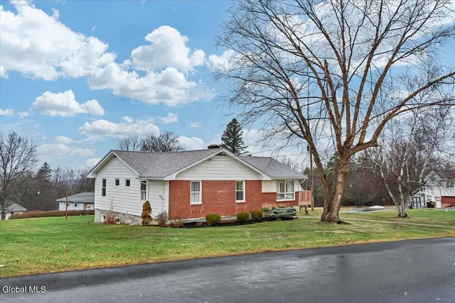 $439,216 | 144 Horizon View Drive, East Greenbush, NY 12061