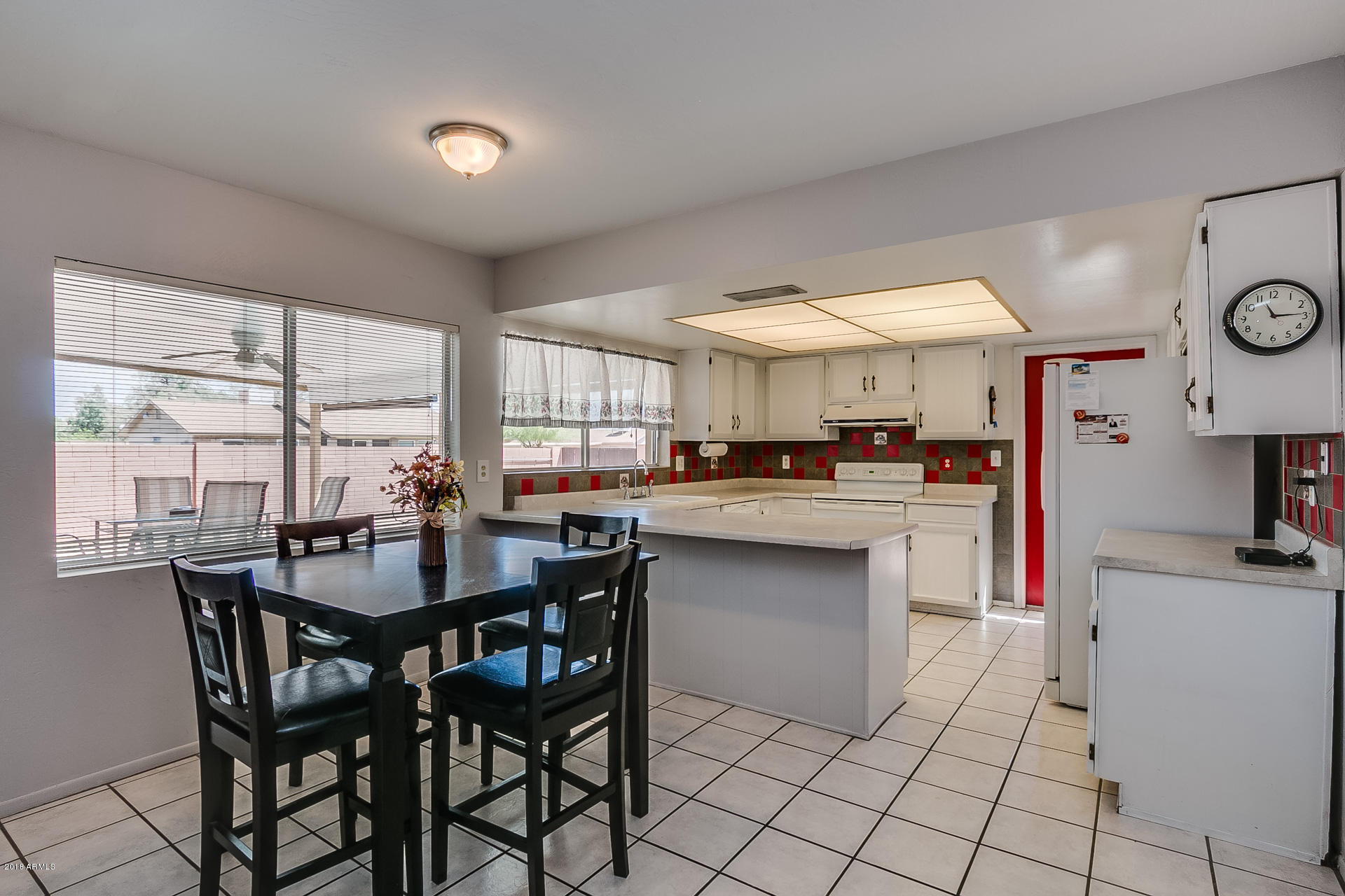 4815 South Roberts Road Tempe, AZ 85283 - Photo 12 of 26 South-16