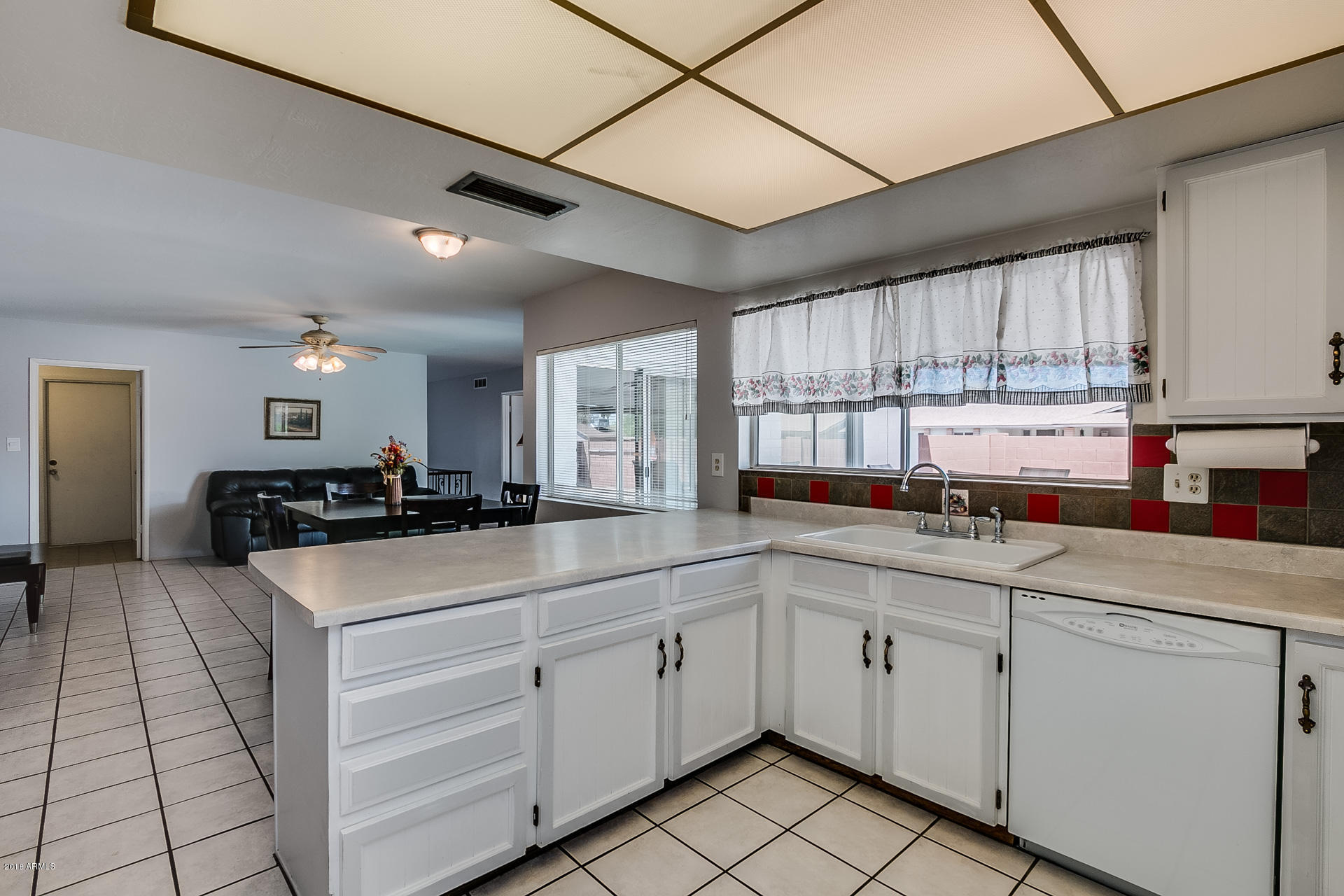 4815 South Roberts Road Tempe, AZ 85283 - Photo 14 of 26 South-21