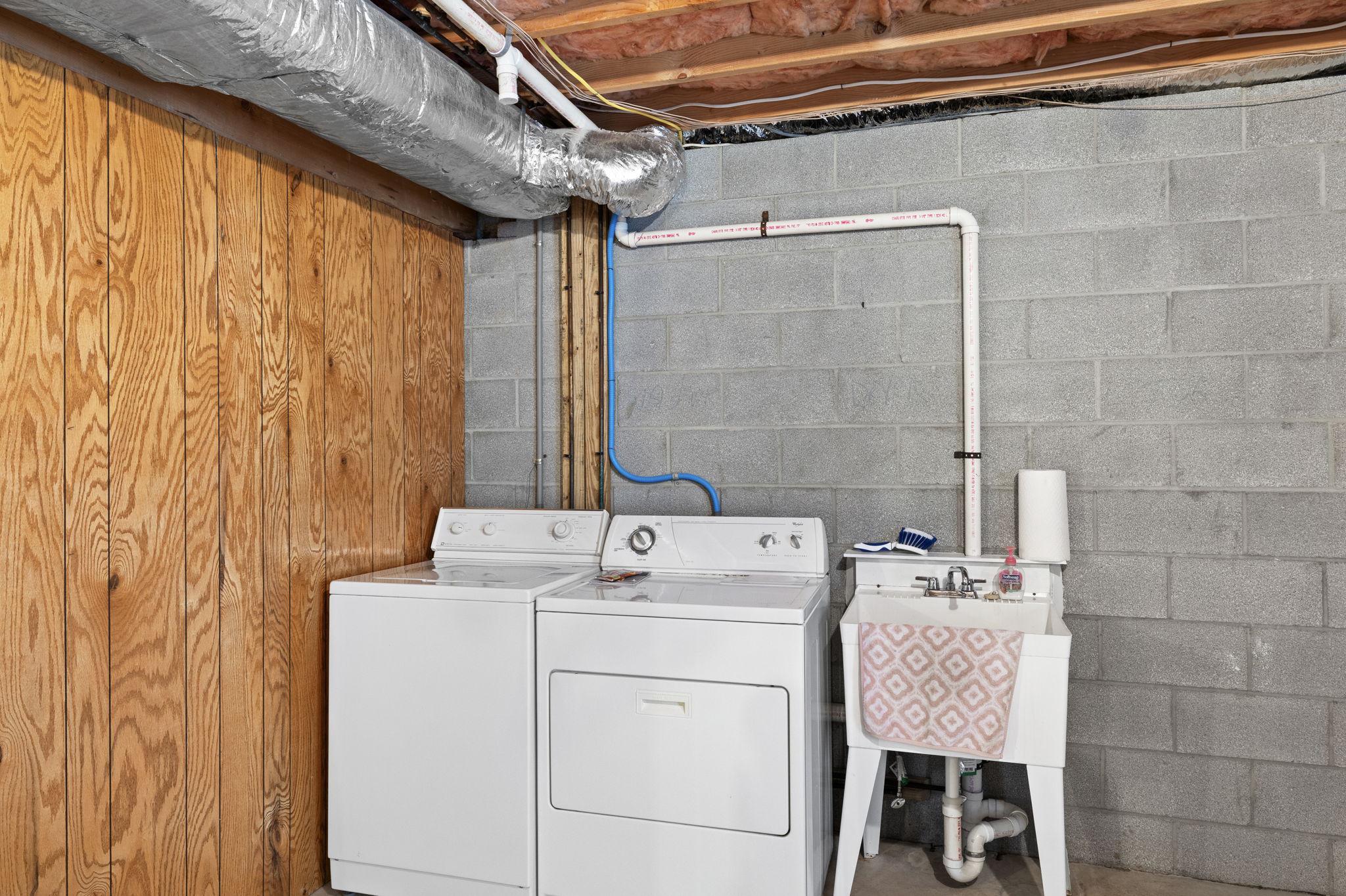 621 Country Club Road Culpeper, VA 22701 - Photo 40 of 45 Functional laundry space