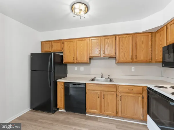 $240,000 | 1334 Rolling Glen Drive, Unit 22, Upper Chichester, PA 19061