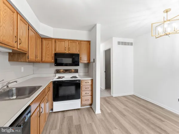 $240,000 | 1334 Rolling Glen Drive, Unit 22, Upper Chichester, PA 19061