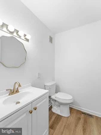 $240,000 | 1334 Rolling Glen Drive, Unit 22, Upper Chichester, PA 19061
