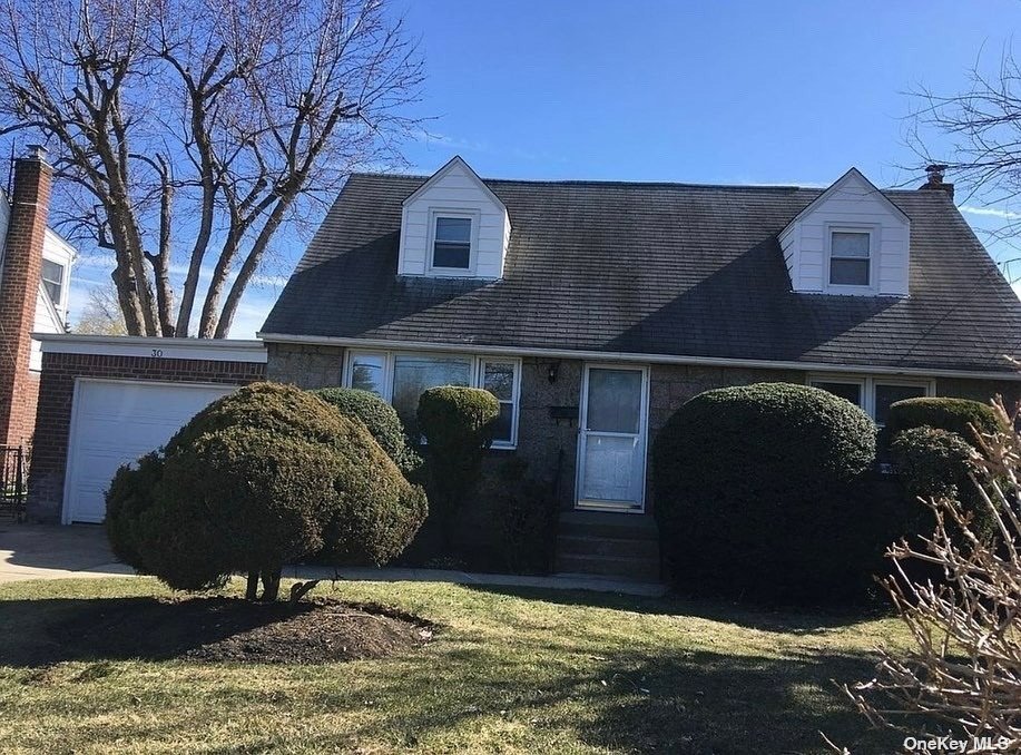 30 I U Willets Road, Albertson, NY 11507 Compass