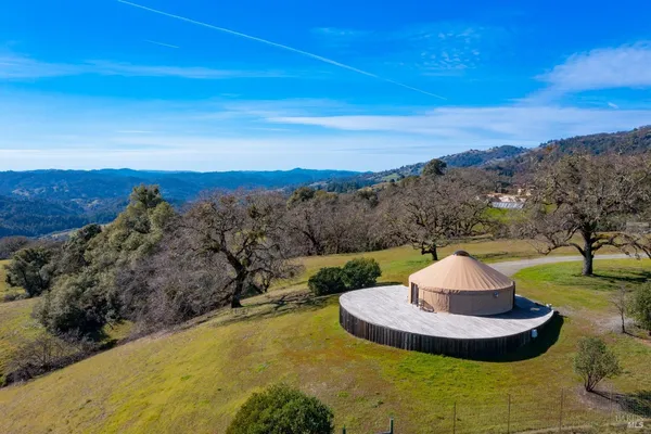 $3,495,000 | 24000 Fig Tree Lane, Hopland, CA 95449