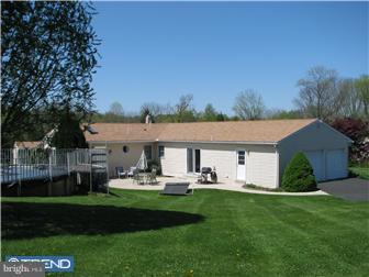 4551 Campbell Road Pennsburg, PA 18073 - Photo 2 of 12 Gallery Image 2