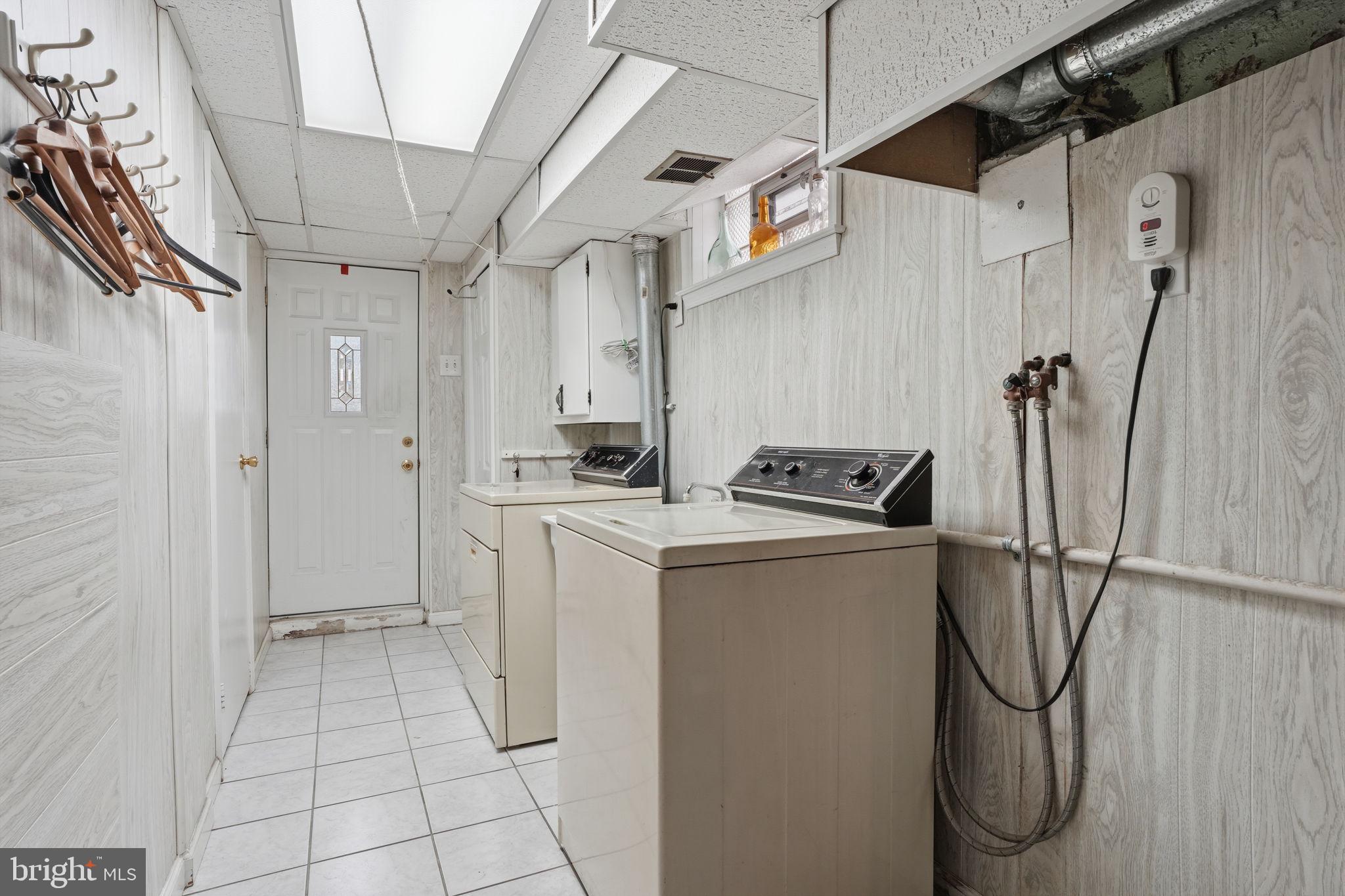 131 Ridgefield Road Philadelphia, PA 19154 - Photo 21 of 27 Lower level laundry