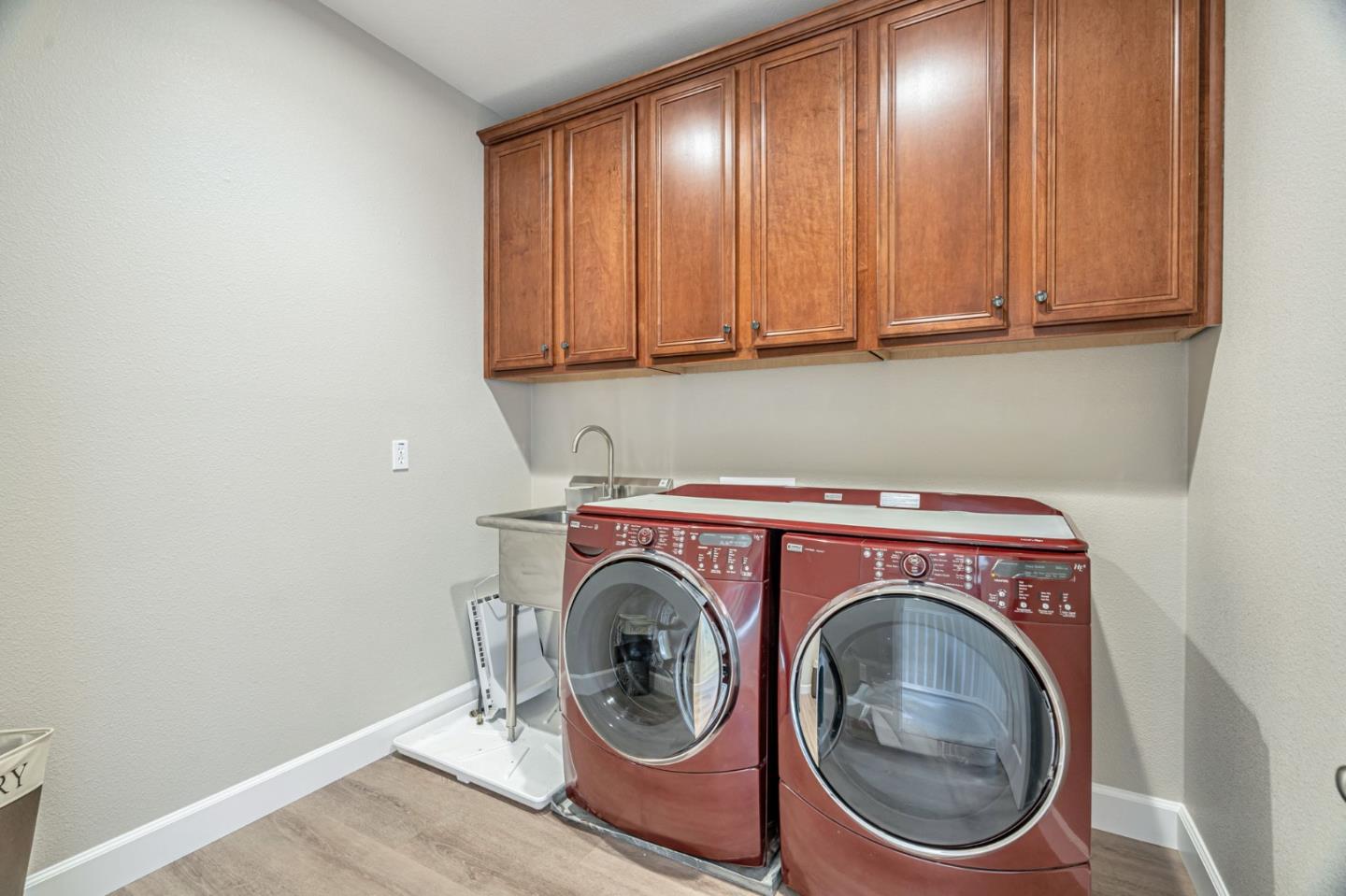 6525 Gravina Loop San Jose, CA 95138 - Photo 42 of 63 a utility room with dryer and washer