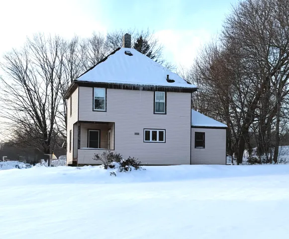 $195,500 | 27 School Street, Guilford, ME 04443