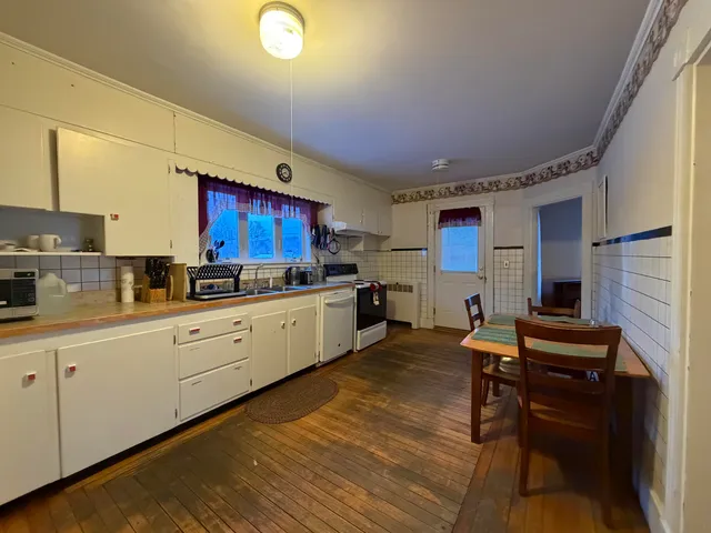 $195,500 | 27 School Street, Guilford, ME 04443