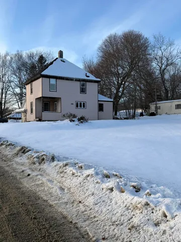 $195,500 | 27 School Street, Guilford, ME 04443