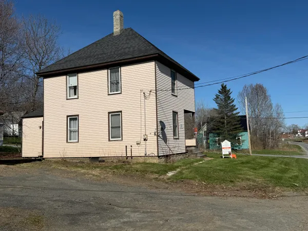 $165,000 | 27 School Street, Guilford, ME 04443