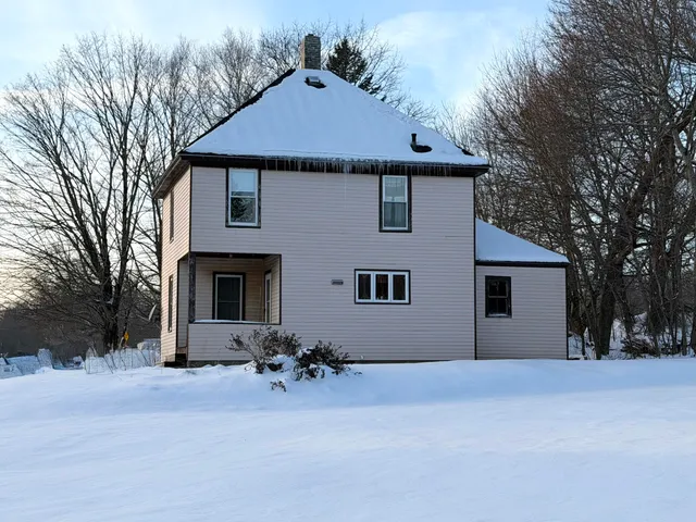 $195,500 | 27 School Street, Guilford, ME 04443