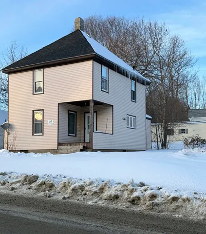 $195,500 | 27 School Street, Guilford, ME 04443