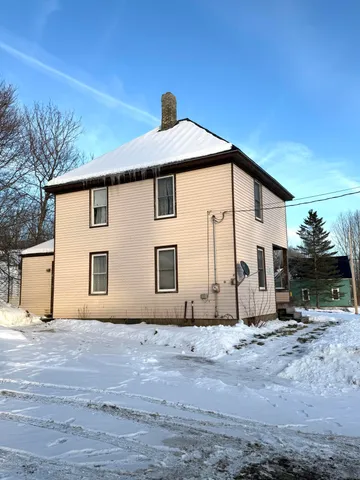 $195,500 | 27 School Street, Guilford, ME 04443