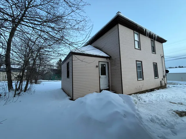 $195,500 | 27 School Street, Guilford, ME 04443