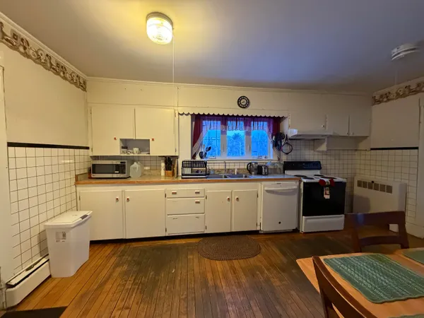 $180,000 | 27 School Street, Guilford, ME 04443