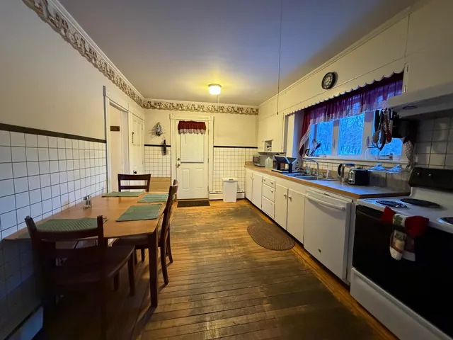 $195,500 | 27 School Street, Guilford, ME 04443