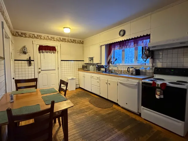 $195,500 | 27 School Street, Guilford, ME 04443