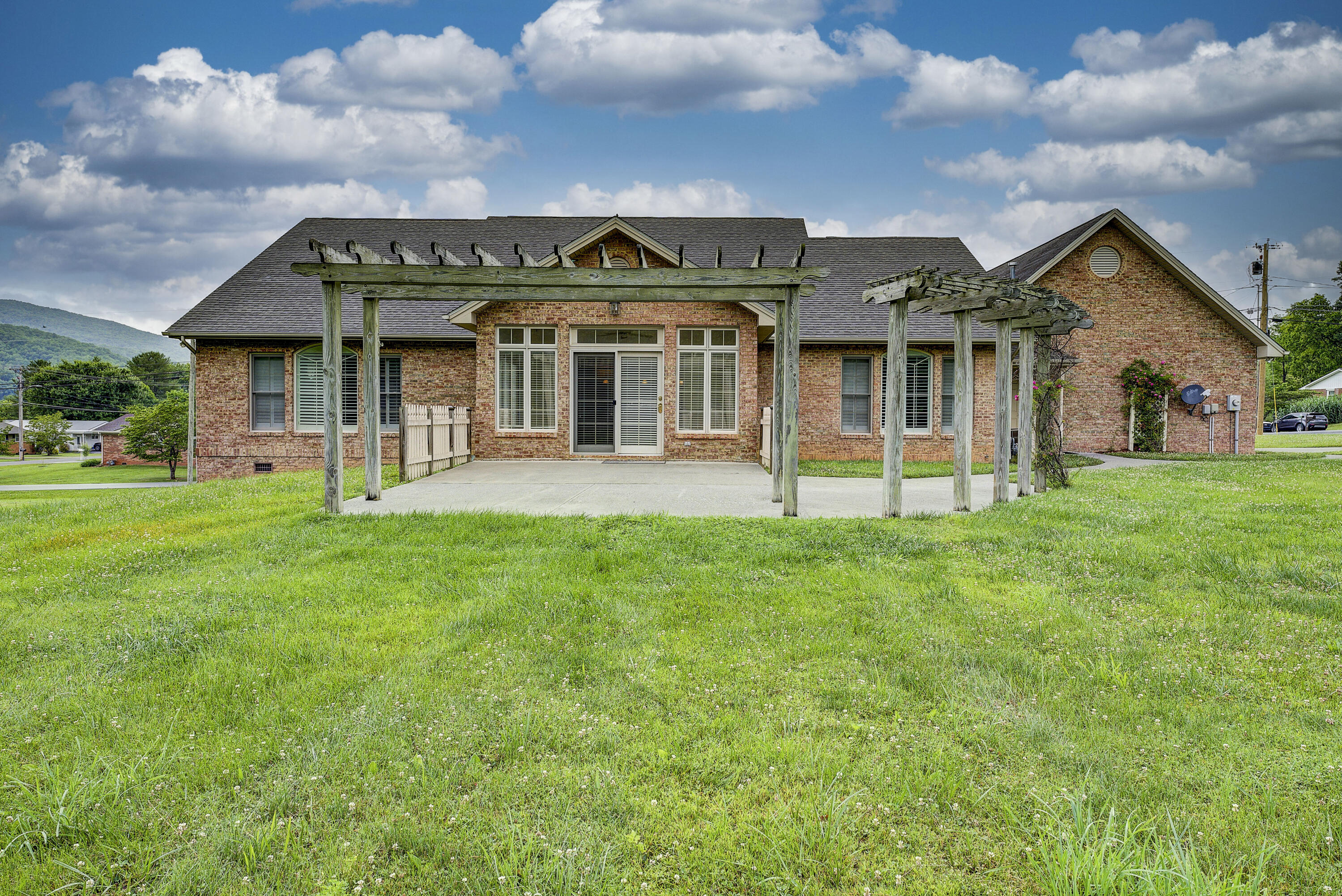 824 9th Street Erwin, TN 37650 - Photo 45 of 57 NinthStexteriorsSKY-1
