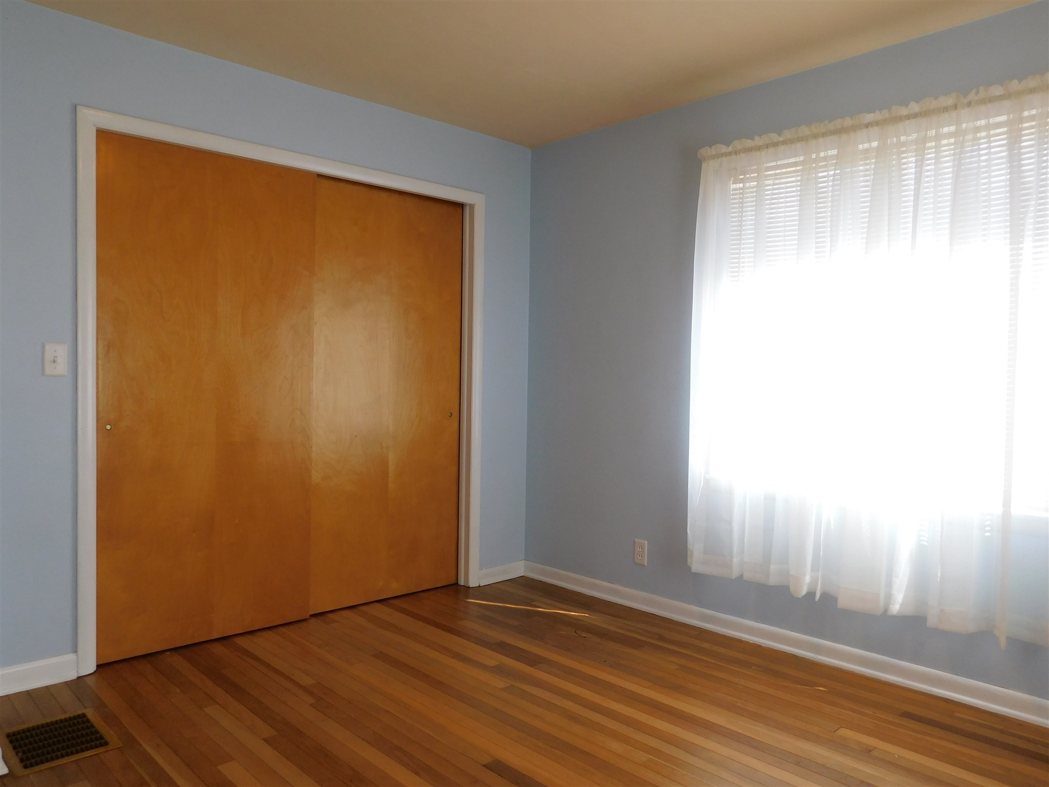 934 Wabash Avenue Rochester, IN 46975 - Photo 14 of 20 Gallery Image 14