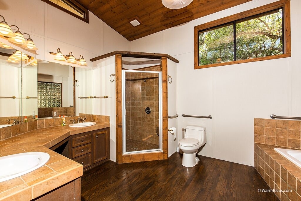 9043 Harmony Grove Road Escondido, CA 92029 - Photo 7 of 25 Gallery Image 7