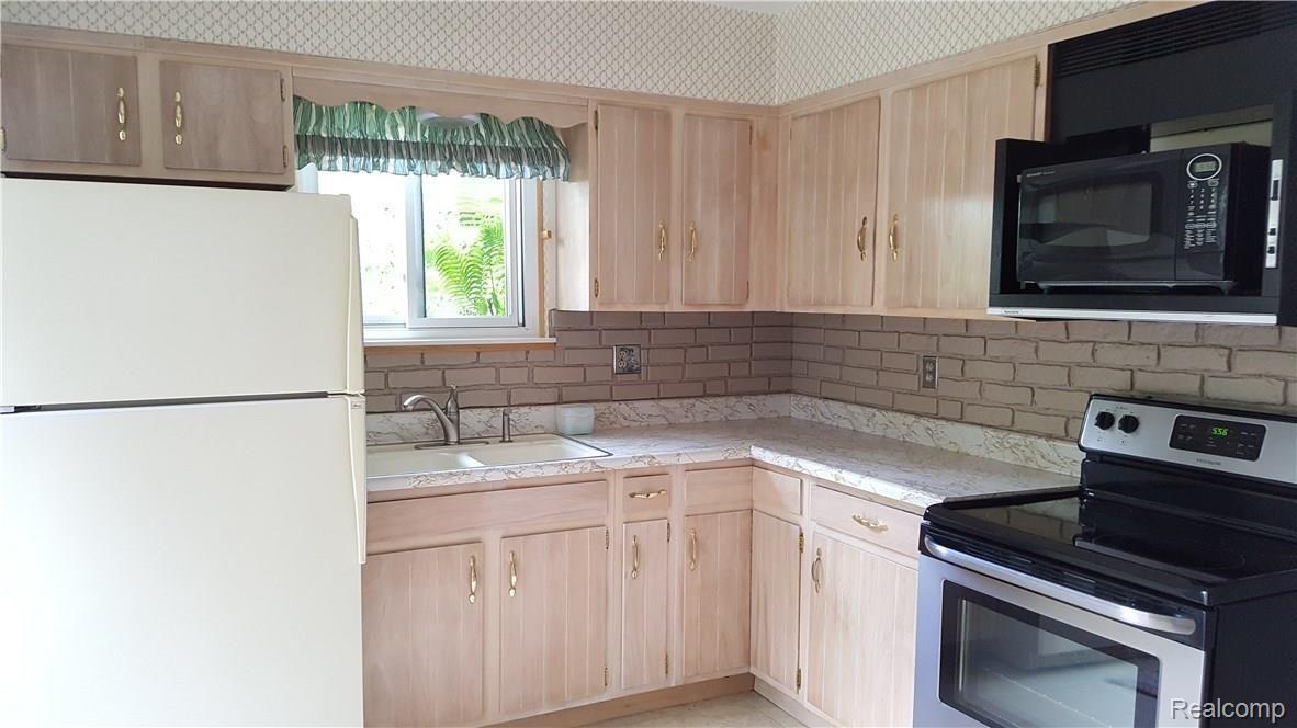 2261 Mumford Road Pinckney, MI 48169 - Photo 13 of 30 20170619_175704.jpg