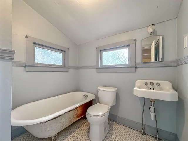 $380,000 | 128 North Bronough Street, Tallahassee, FL 32301