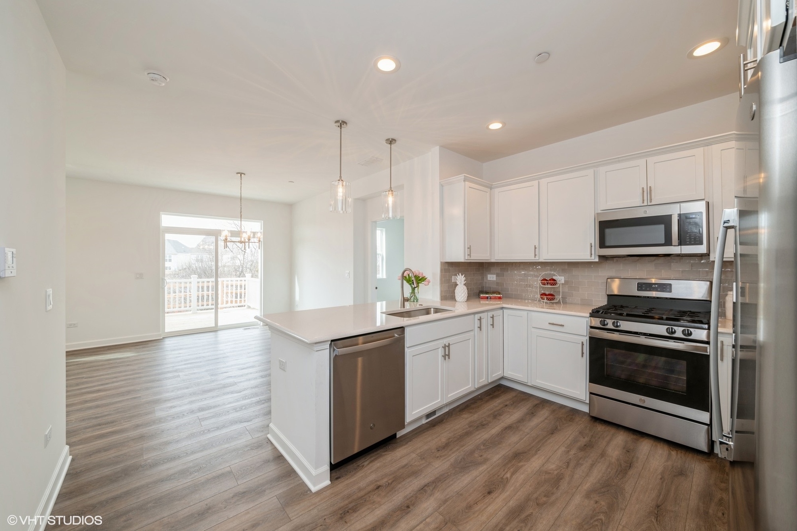 330 Masters Drive Addison, IL 60101 - Photo 7 of 17