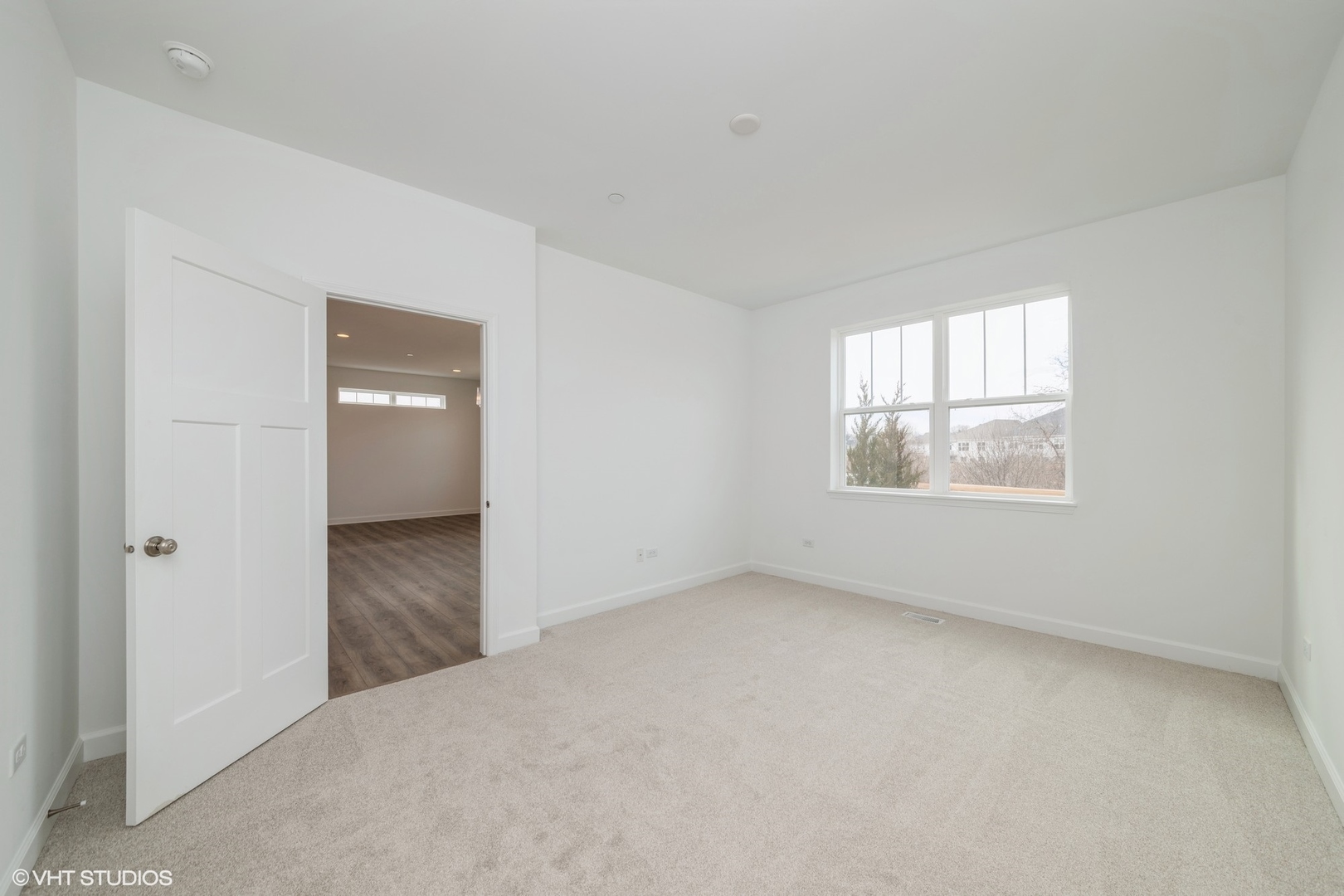 330 Masters Drive Addison, IL 60101 - Photo 8 of 17