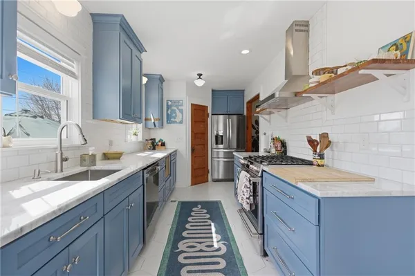 $352,000 | 121 North Lawn Avenue, Kansas City, MO 64123