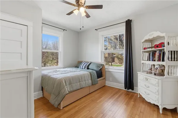 $352,000 | 121 North Lawn Avenue, Kansas City, MO 64123