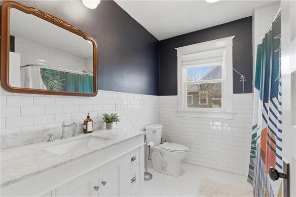 $352,000 | 121 North Lawn Avenue, Kansas City, MO 64123