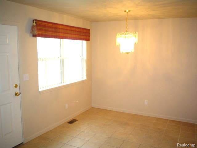 466 Salliotte Road Ecorse, MI 48229 - Photo 8 of 13 DINING AREA