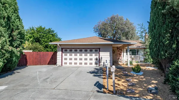 $615,000 | 1355 MacDonald Court, Dixon, CA 95620