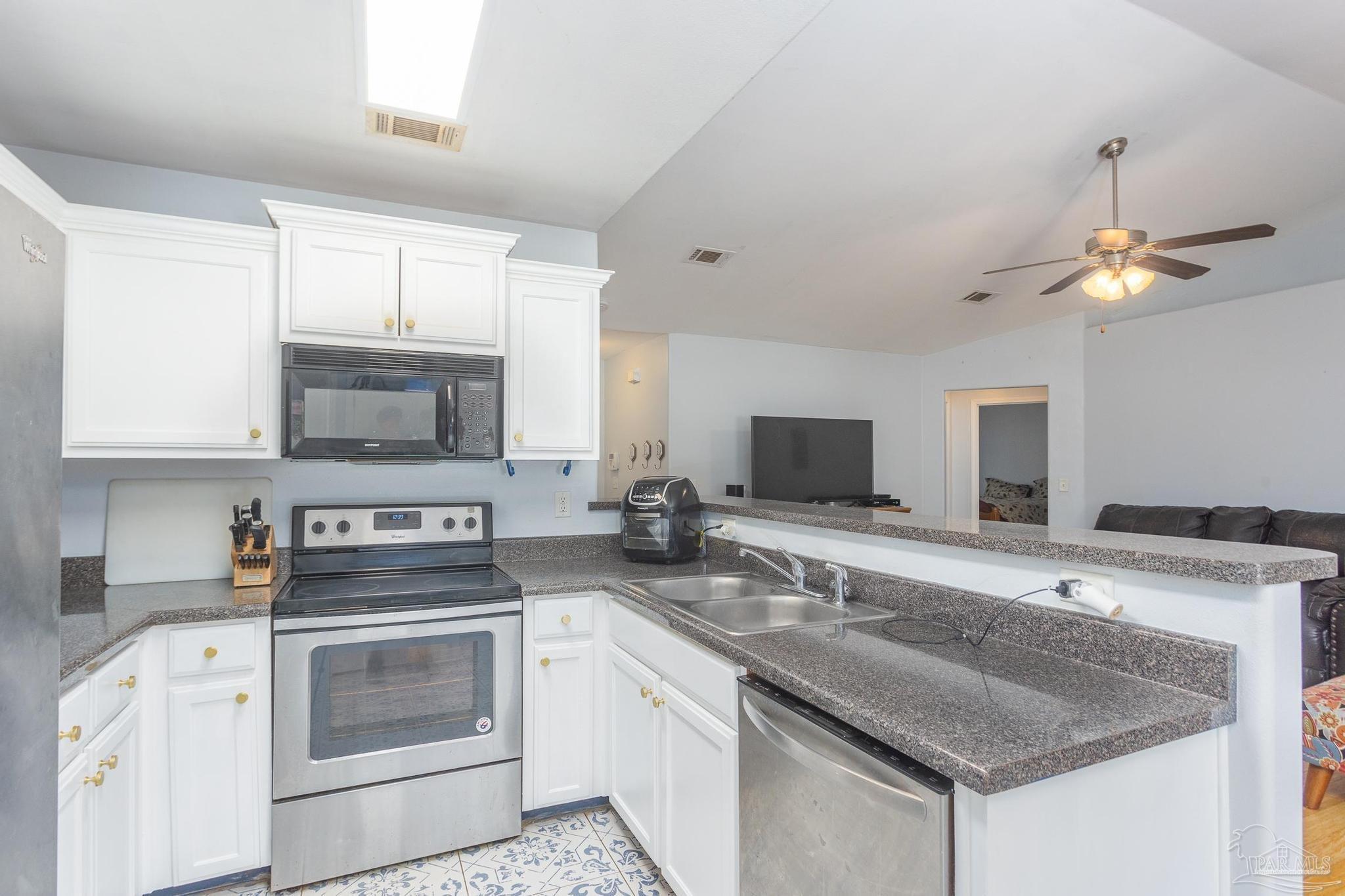 6819 Old W Lane Milton, FL 32570 - Photo 10 of 33