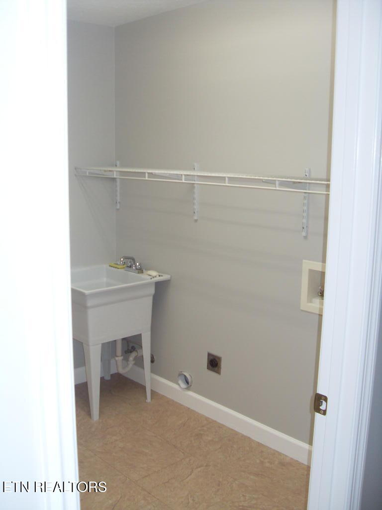 6742 Ridgeview Road Knoxville, TN 37918 - Photo 27 of 42 Upstairs Laundry Room