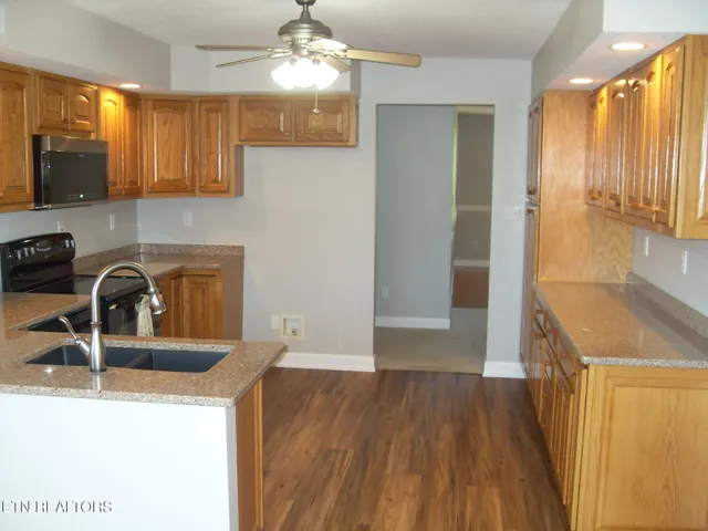 $975,000 | 6742 Ridgeview Road, Knoxville, TN 37918