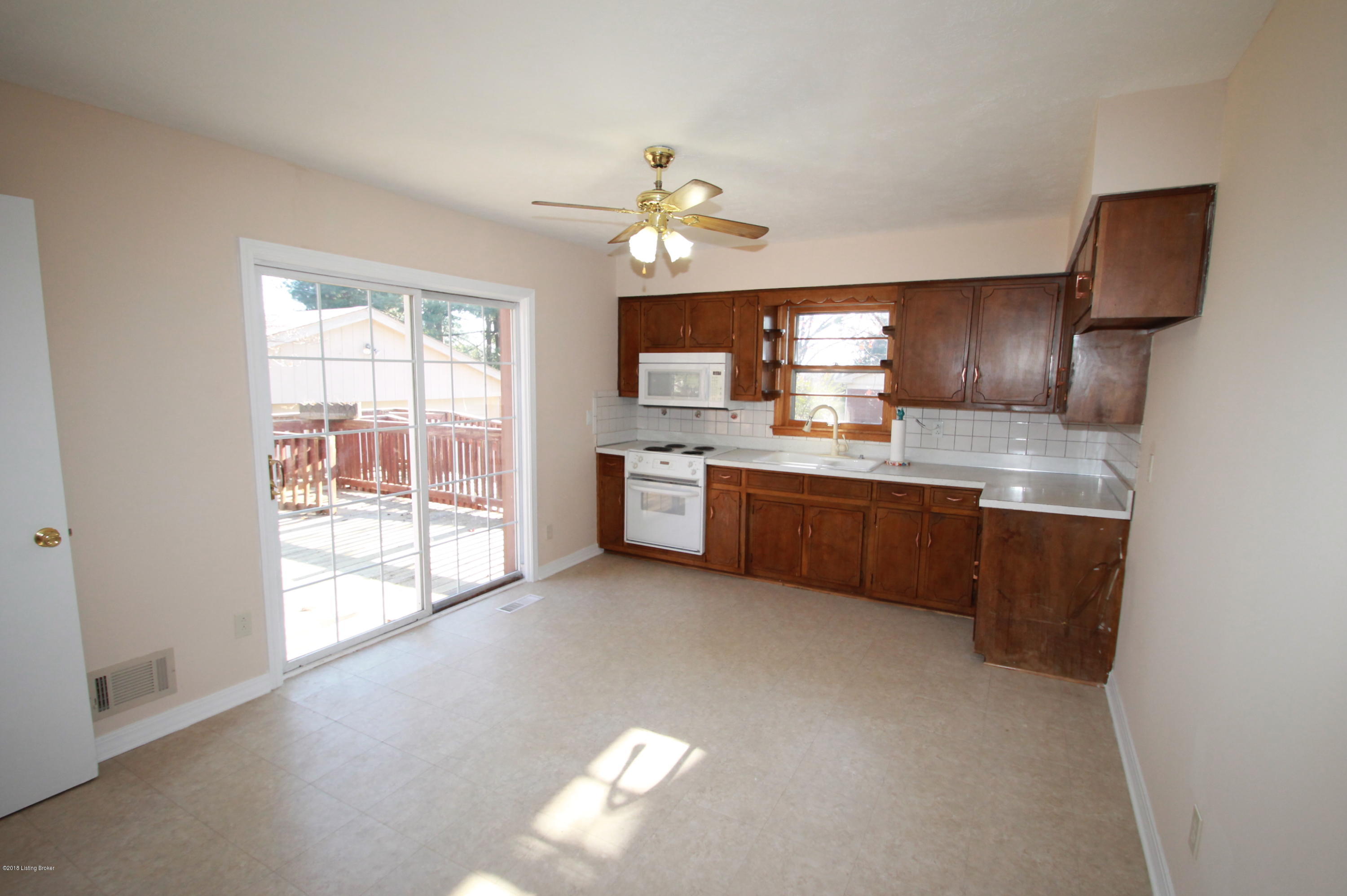 7305 Meadow Road Crestwood, KY 40014 - Photo 6 of 29 IMG_8634