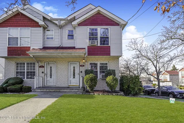 $828,000 | 490 Collfield Avenue | South New York