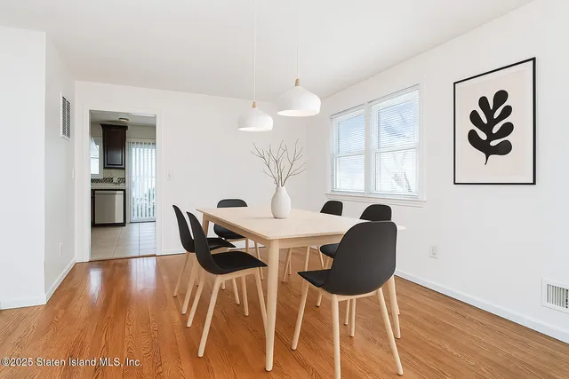 $828,000 | 490 Collfield Avenue | South New York