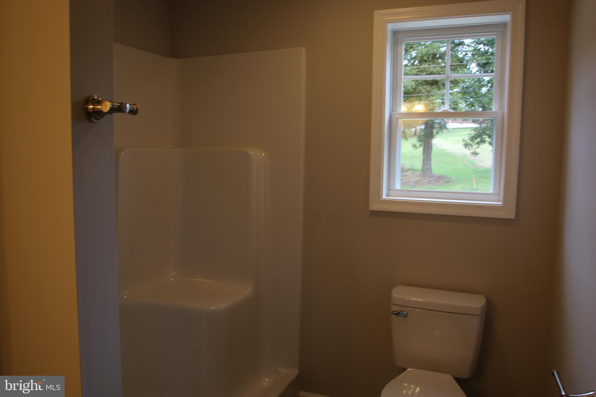 208 Lawn Road Palmyra, PA 17078 - Photo 19 of 22 Full bathroom