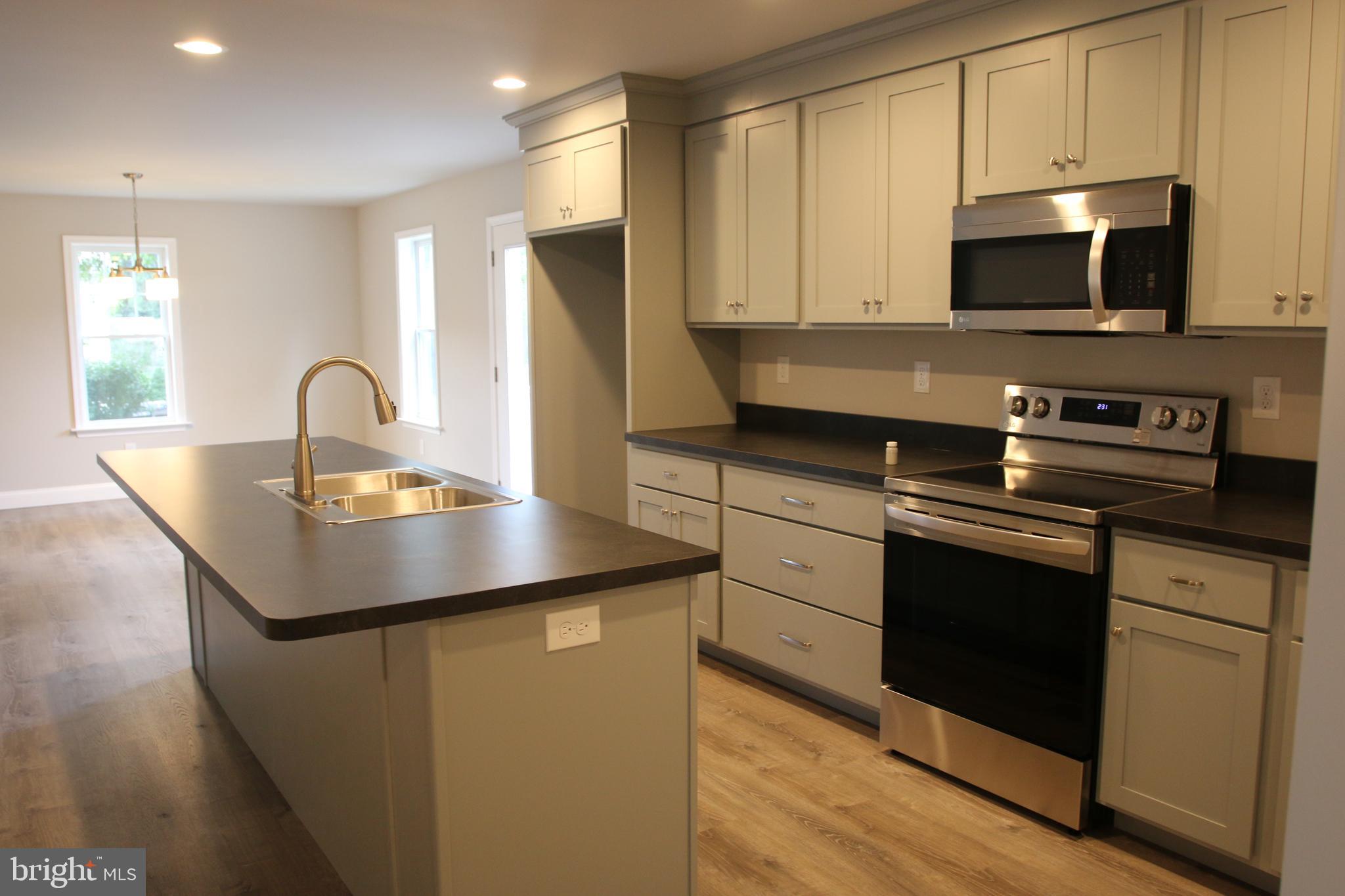 208 Lawn Road Palmyra, PA 17078 - Photo 3 of 22 Kitchen 2