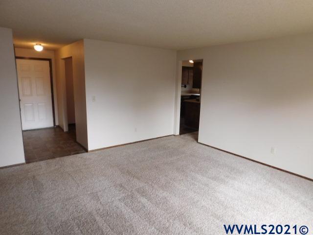 1044 Sharon Loop Southeast Salem, OR 97306 - Photo 5 of 29 Gallery Image 5