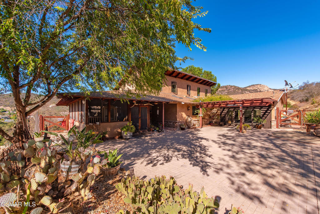 356 East Carlisle Road Thousand Oaks, CA 91361 - Photo 9 of 74